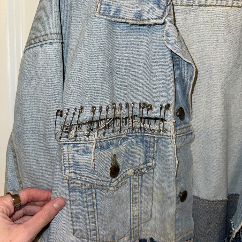 Edgy Patchwork Distressed Jean Jacket- Lf Carmar … - image 2